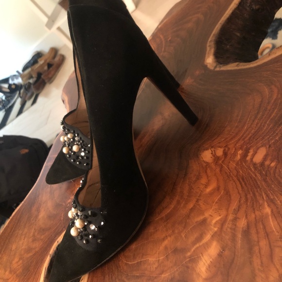 Club Monaco pumps with pearl/bead details - Picture 2 of 3